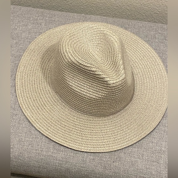 Sun hat - Picture 1 of 5